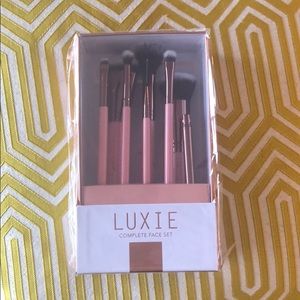 LUXIE ROSE GOLD COMPLETE FACE BRUSH SET